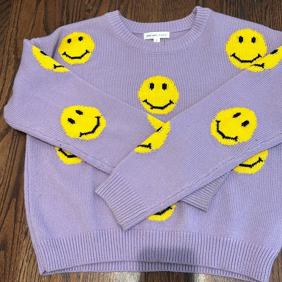 Smiley face purple sweater - Picture 1 of 3